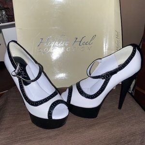 Highest Heel Victorian Black White combo Platform Size 7 New w/ box
